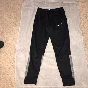 Girls Nike Sweatpants